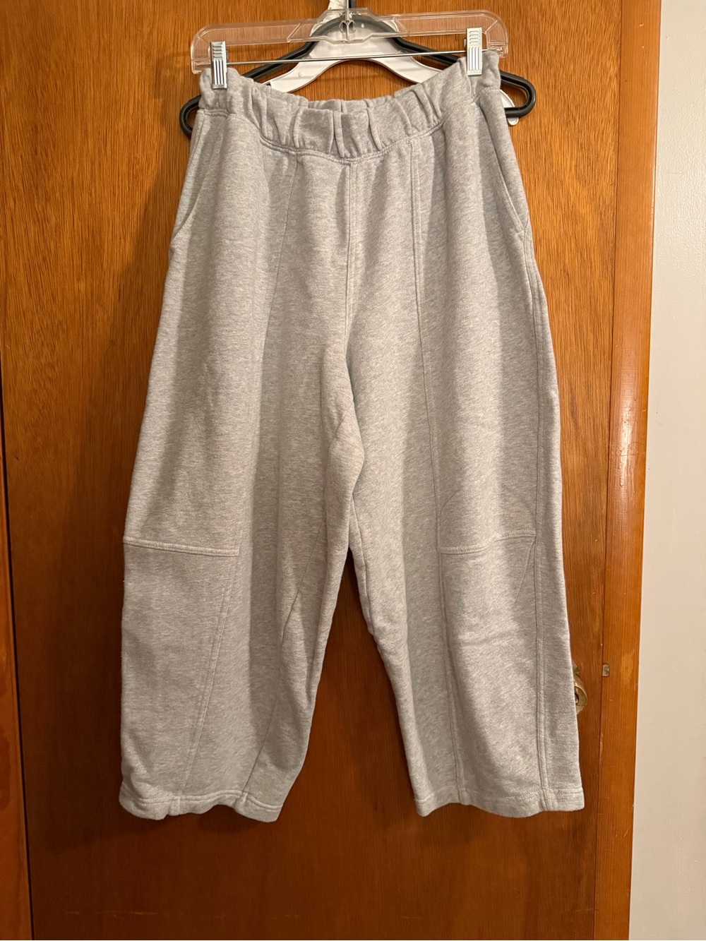 aerie Light Gray cropped Sweatpants Elastic Waist Joggers wide leg